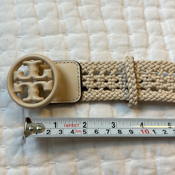 Tory Burch creamy tan leather new without tags belt. Cute and adjustable. - Picture 2 of 6